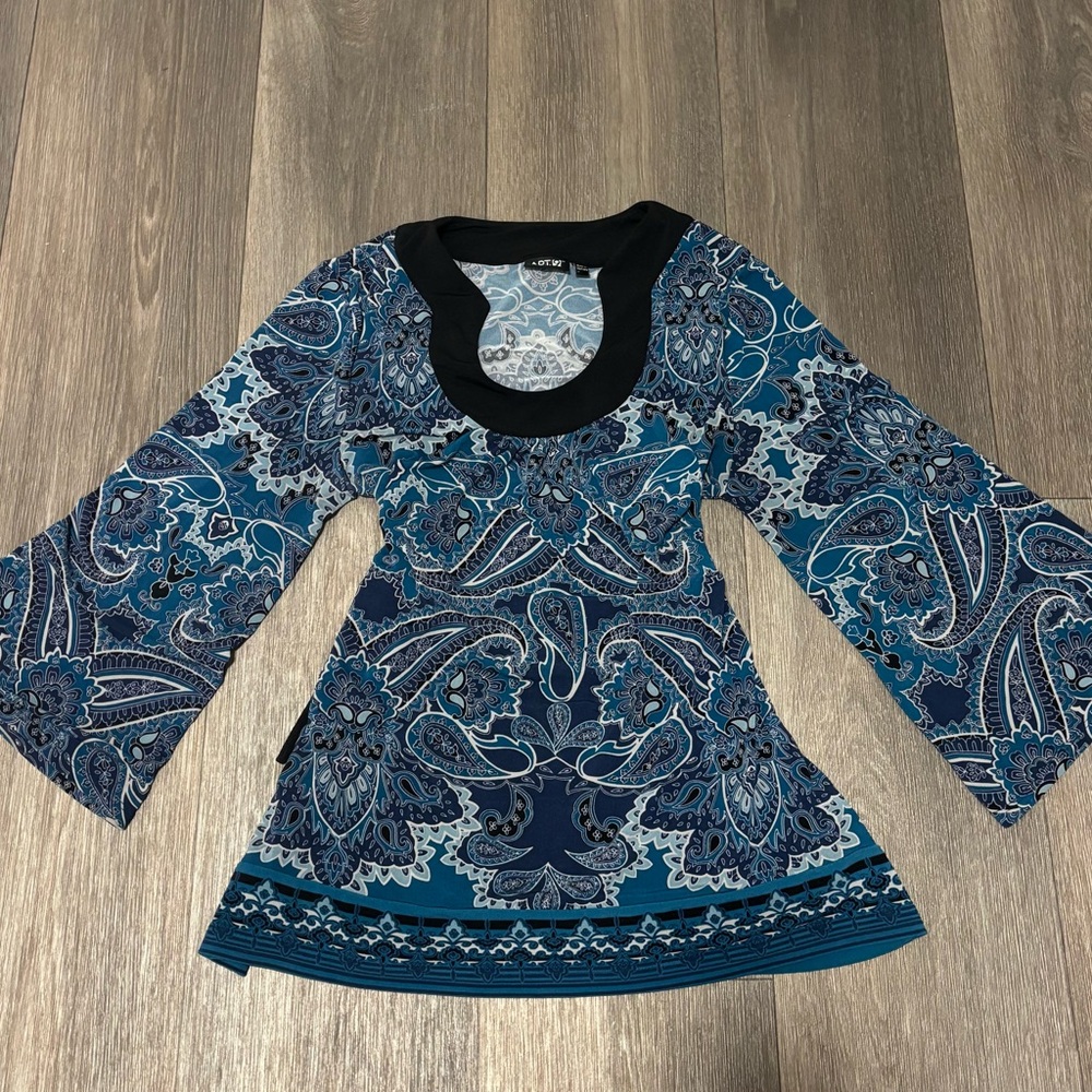 Apt. 9 Blue Asymmetrical Graphic Blouse